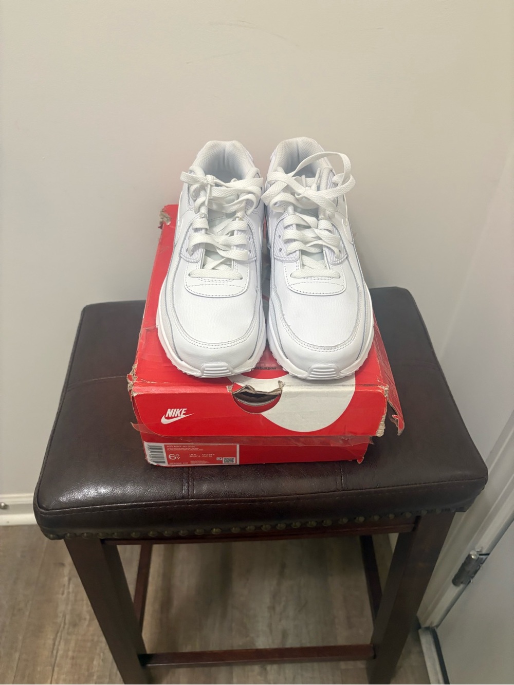 Nike Airmax 90 size 6.5 youth White Lace-Up Sneakers with Mesh Upper